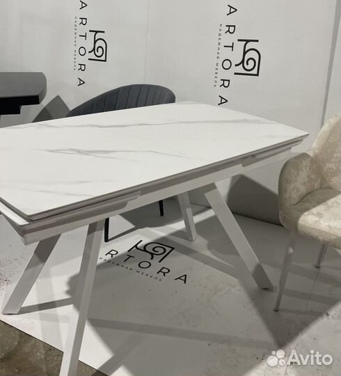 Стол из керамогранита