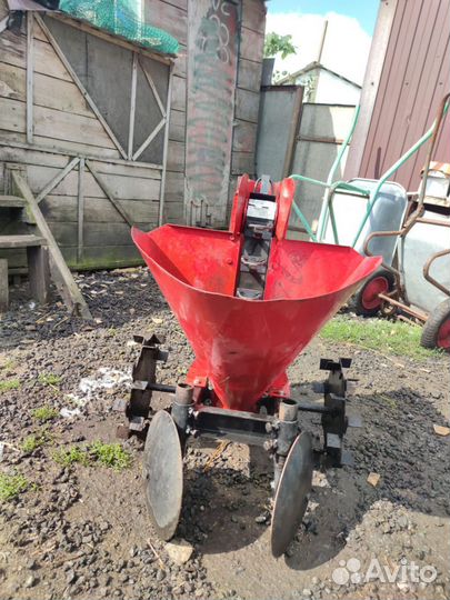 Картофелесажалка для мотоблока