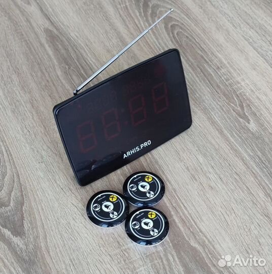 Кнопка вызова официанта для ресторана и табло