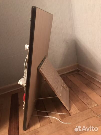 Бизиборд (развивающая доска)