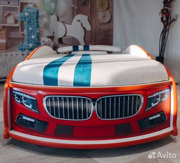 Детская кровать машина