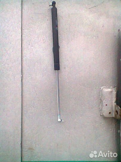 Стойка багажника