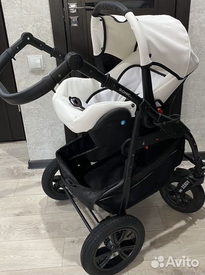 Детская коляская 3 в 1