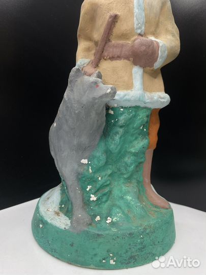 Гипсовая статуэтка Полярник с собакой СССР (сзр)