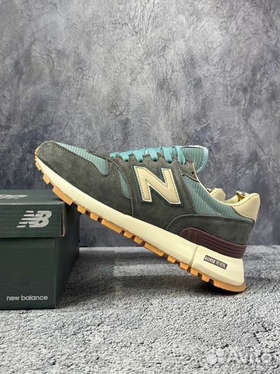 Кроссовки New Balance 1300
