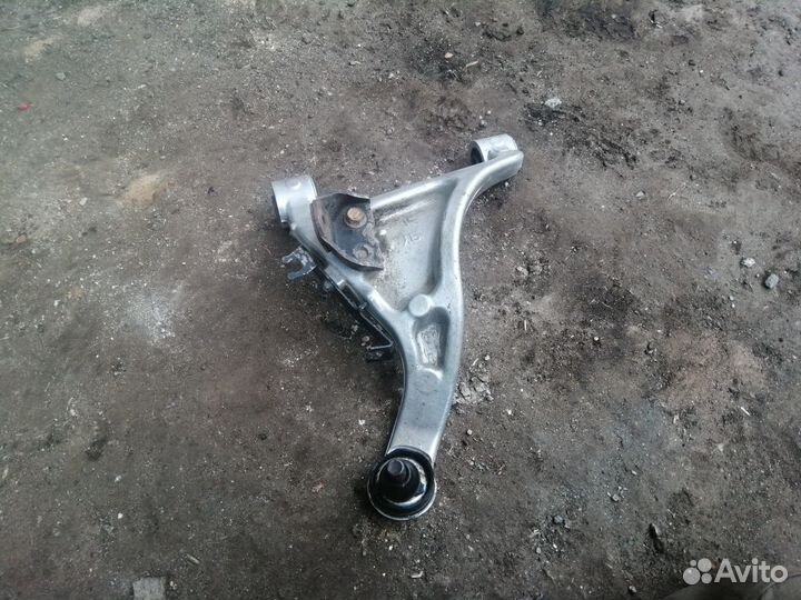 Рычаг задний правый верхний Nissan Teana J31