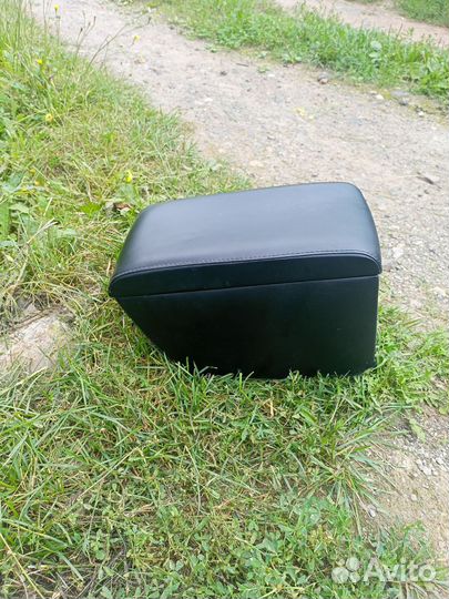 Подлокотник на kia rio 4