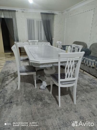 Кухонный стол