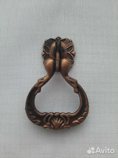 Мебельная ручка