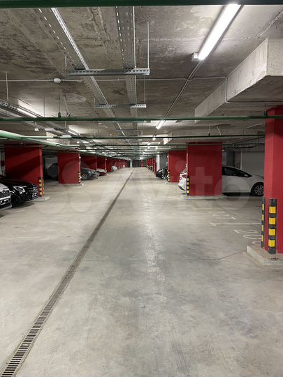 Машиноместо, 14 м²
