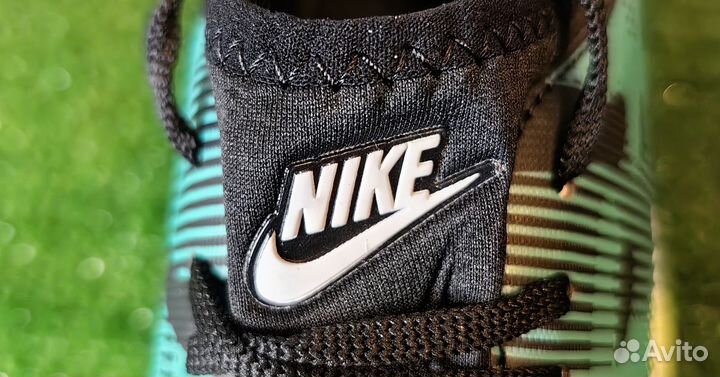 Сороконожки Nike Phantom