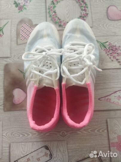 Кроссовки женские