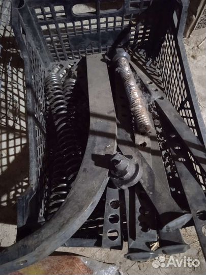 Болт на плуг