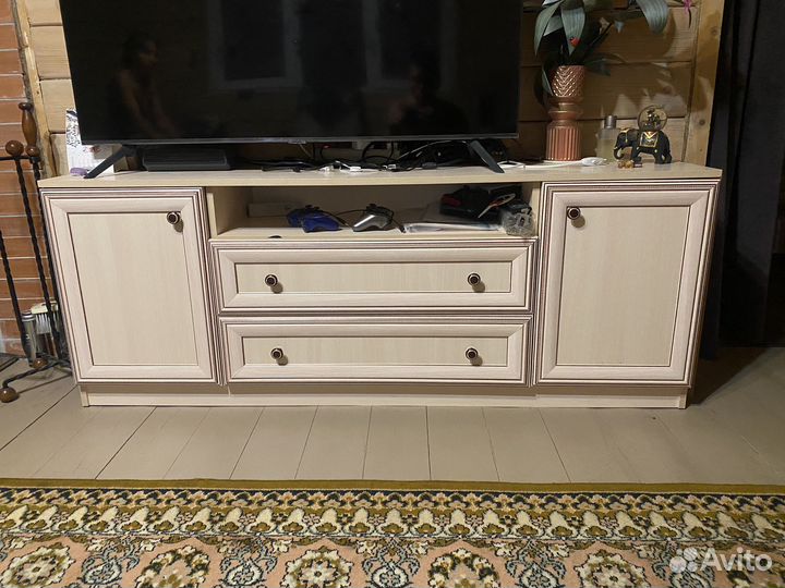 Тумба камод под тв