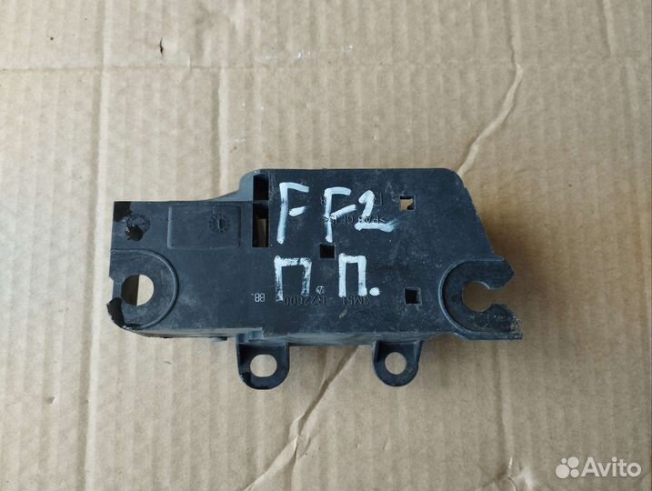 Внутренняя ручка передней правой двери Focus 2