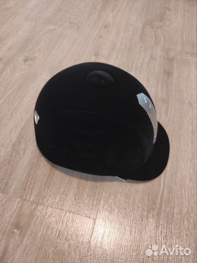 Шлем для конного спорта