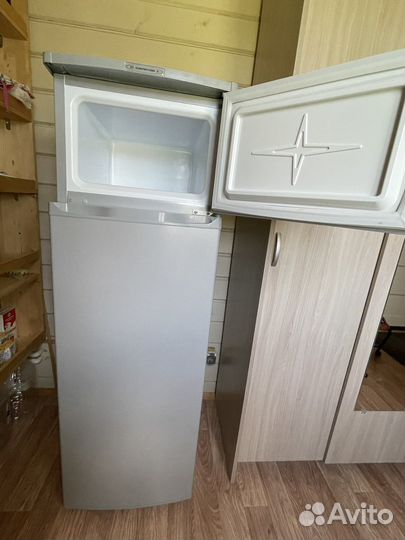 Двухкамерный холодильник