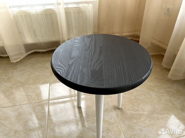 Журнальный столик круглый дерево