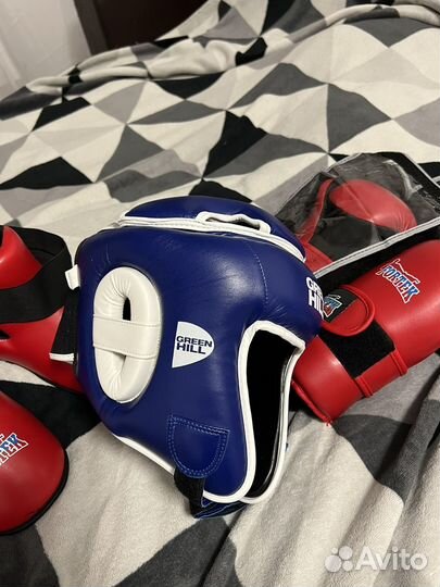 Шлем, футы, перчатки