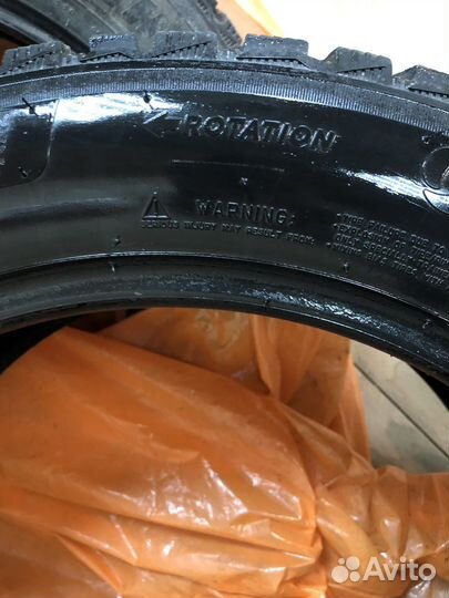 Michelin X-Ice North 4 215/55 R17
