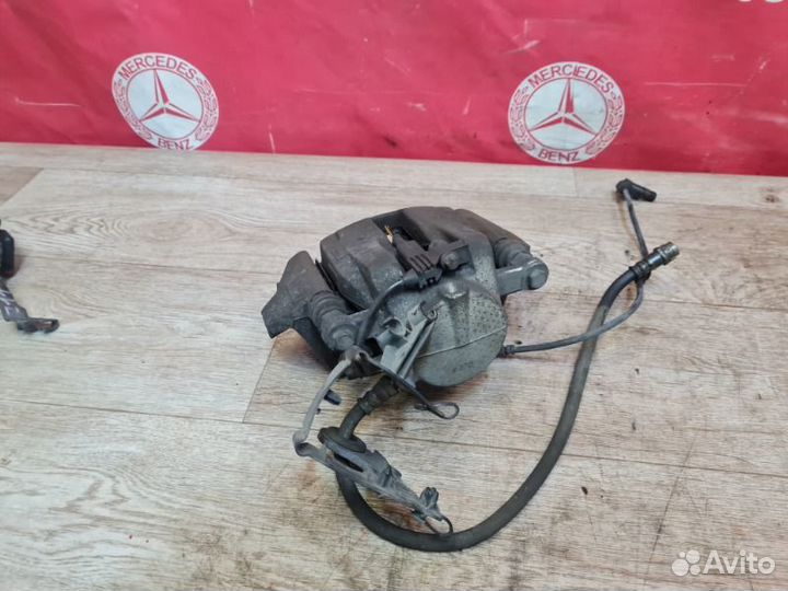 Суппорт передний правый Mercedes-Benz A W169