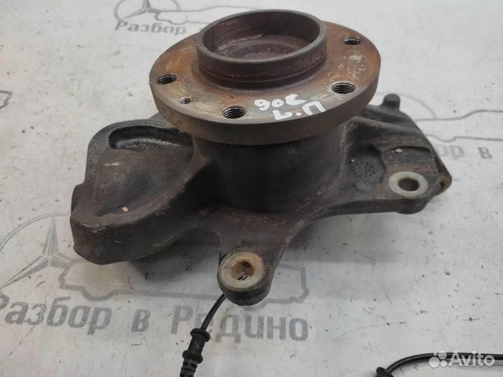 Кулак поворотный передний левый w906 Sprinter 6