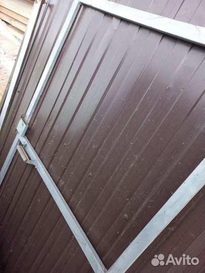 Секционные ворота с калиткой бу