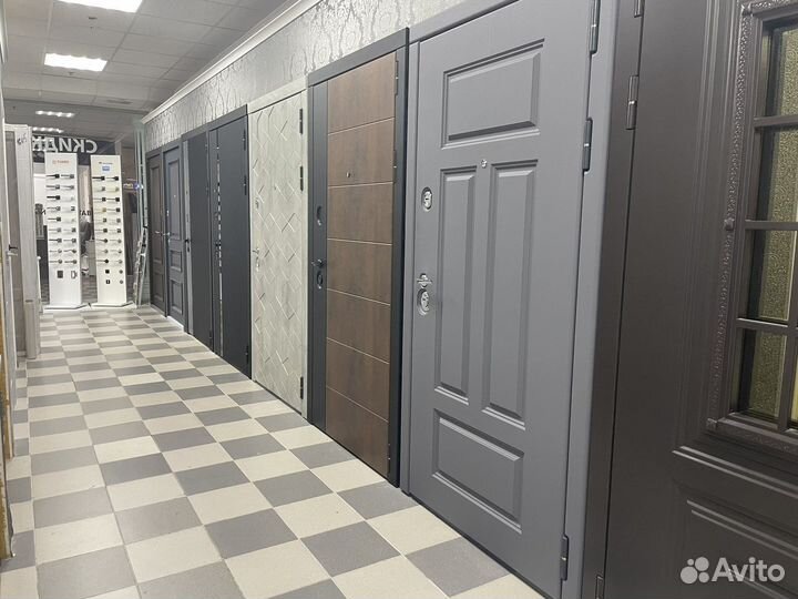 Дверь входная глухая