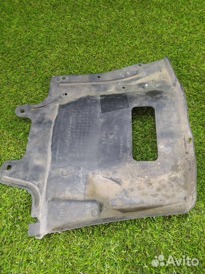 Защита двигателя левая Mitsubishi Airtrek CU5W