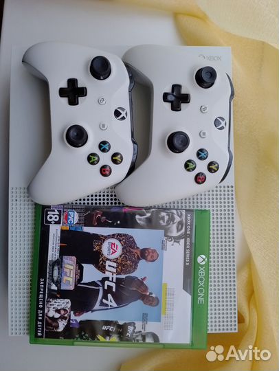 Xbox one s 2 геймпада 1tb