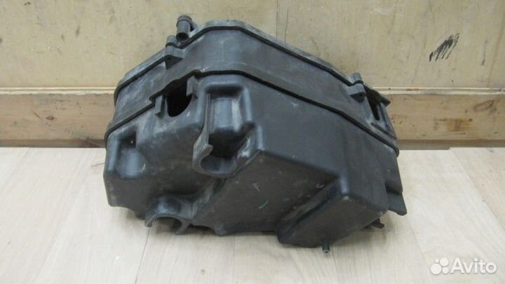 Корпус блока предохранителей Volkswagen Touareg 20