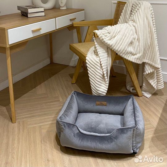 Лежанка для собак и кошек