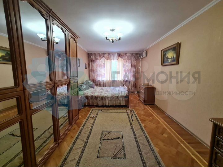 2-к. квартира, 71,4 м², 2/5 эт.