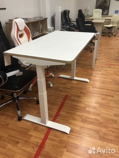 Стол с регулировкой высоты