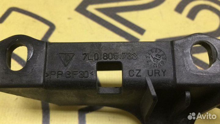 Крепление фары левое Volkswagen Touareg 7L AZZ 3.2