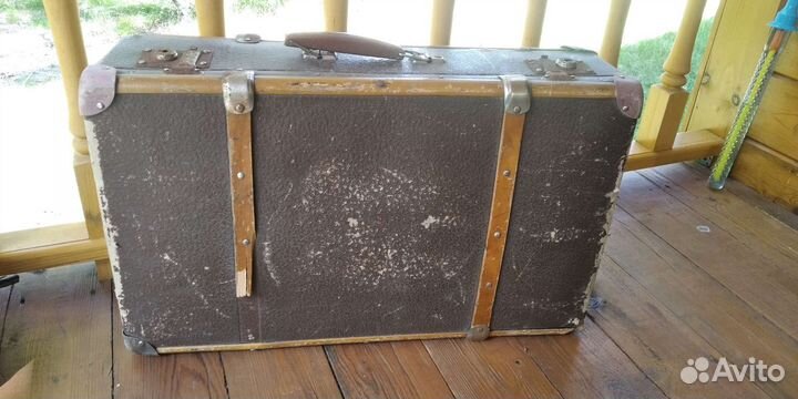 Чемодан старинный