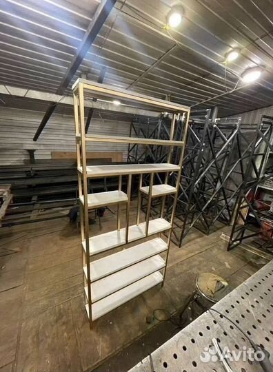 Стеллаж металлический для кафе