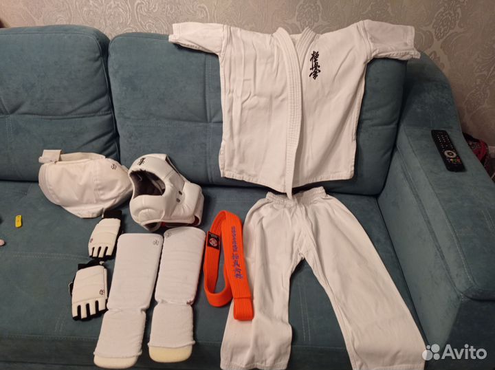Кимоно128,перчатки, защита ноги,защита грудь