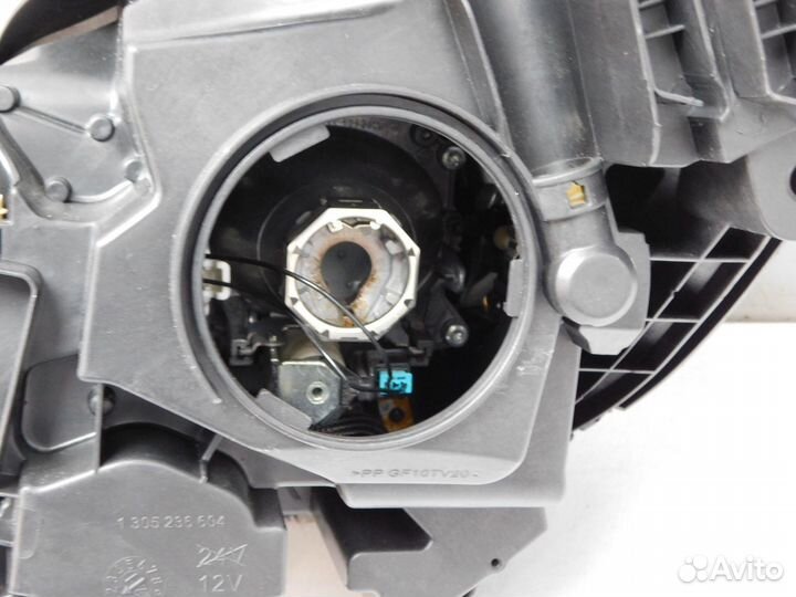 Фара правая Mercedes-Benz CLS-Class