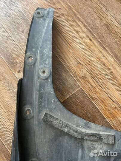 Брызговик задний левый Toyota Land Cruiser 200