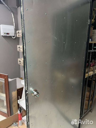 Дверь входная металлическая