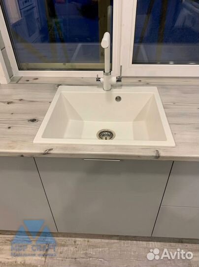 Кухня для часного дома серая