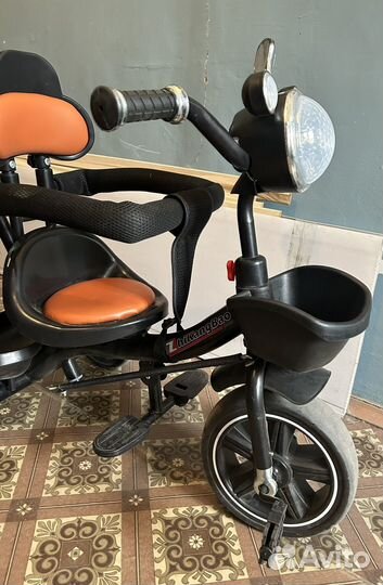 Детский велосипед с ручкой