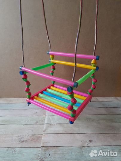 35*30*25см. Качели детские, пластик (б/у)