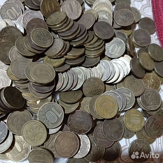 Кому нужны деньги (мелочь по 10р) сумма 50 т