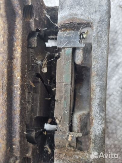 Суппорт тормозной задний левый Хендай Соната 6