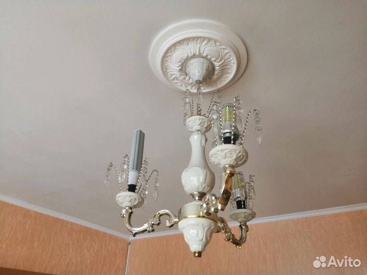 Эксклюзивная люстра керамика/золото. С суперяркими