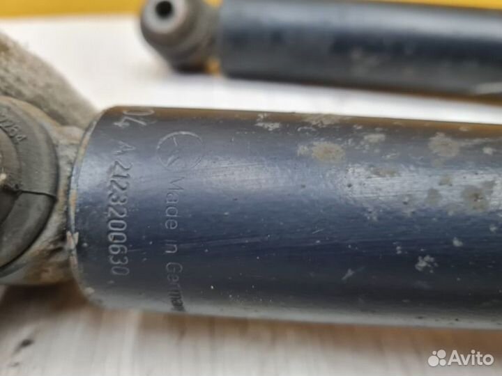 Амортизатор задний Mercedes-Benz E W212 OM651 2009