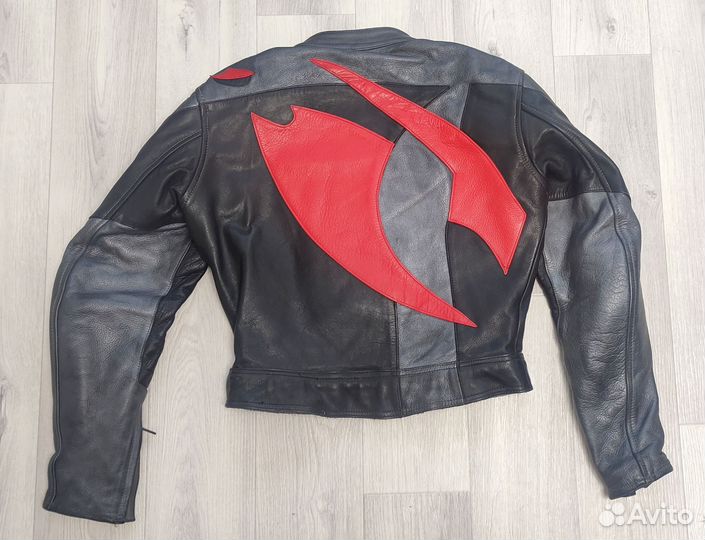 Мотокуртка женская