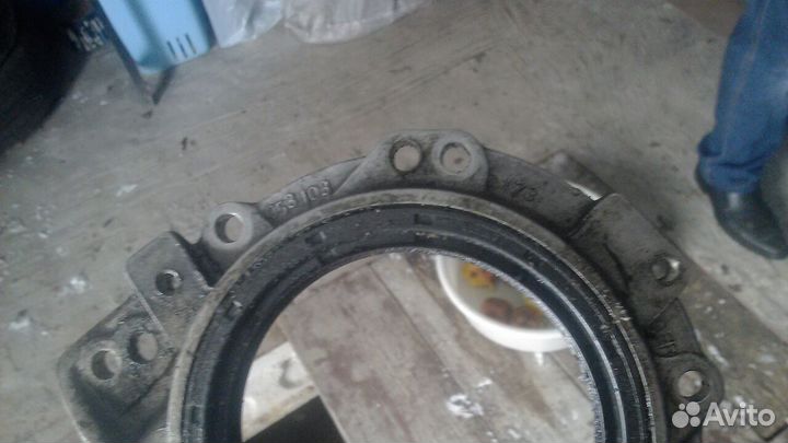 Маслонасос, пластик успокоителя